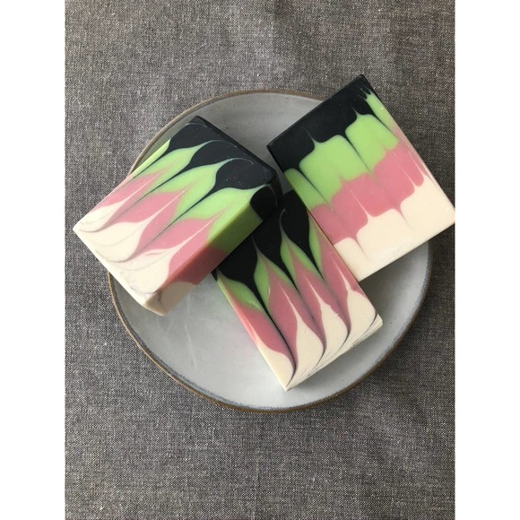 Taiwan swirl Handmade Artesan Soap with activated charcoal - Picture 5 of 9